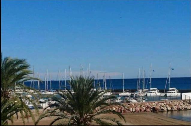 Beachfront Vila Valensiya Dış mekan fotoğraf